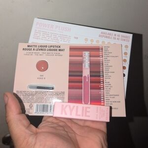 Kylie Matte Liquid Lipstick And Samples Bundle